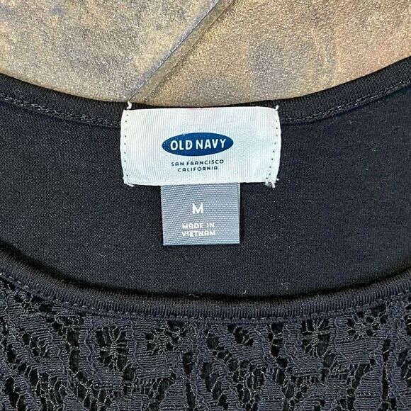 Old Navy Tulip Hem Slide Slits Lace Top Medium - Picture 10 of 13